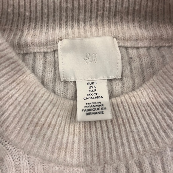 H&M white sweater - Picture 2 of 2